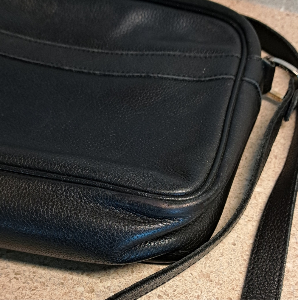Vintage Longchamp Crossbody Bag - Picture 8 of 15